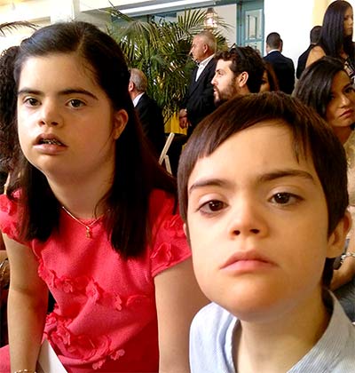 Hermanos con síndrome de Down