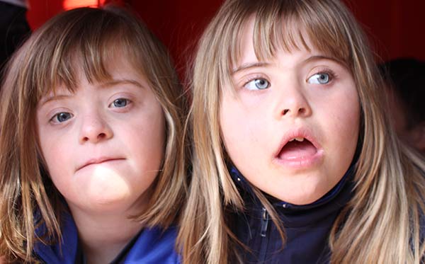 Sindrome de Down Conducta entre hermanos
