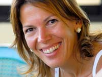 Dña. María Esther Valiente